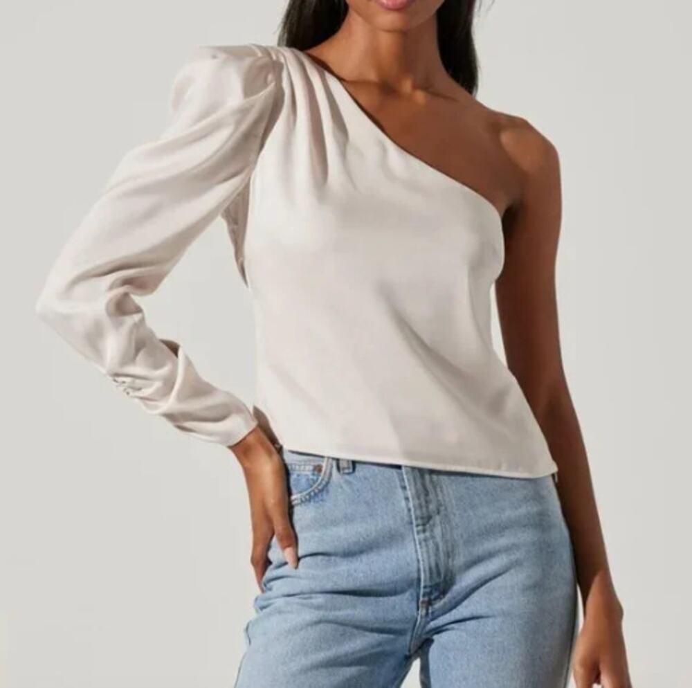 ASTR THE LABEL Women's Asymmetrical Puff Sleeve One Shoulder Satin Top Size L